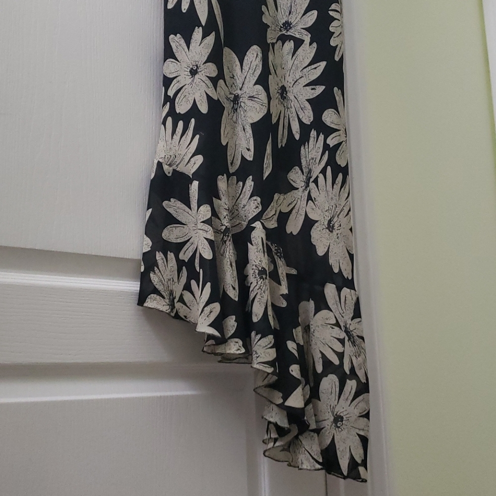 Dress - Picture 6 of 7